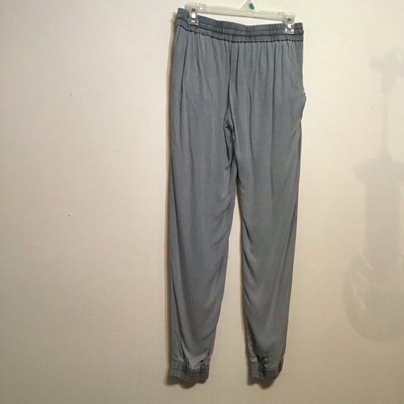 Aritzia Azure Skies Los Feliz Joggers Drawstring joggers with pockets - Picture 4 of 5
